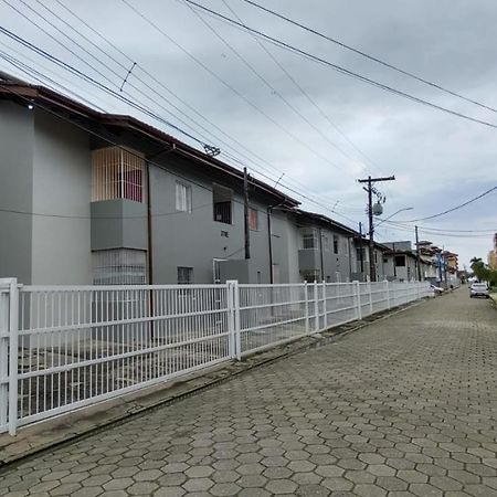 Apartamento Ubatuba - Praia Grande - 200M Da Praia Exteriér fotografie